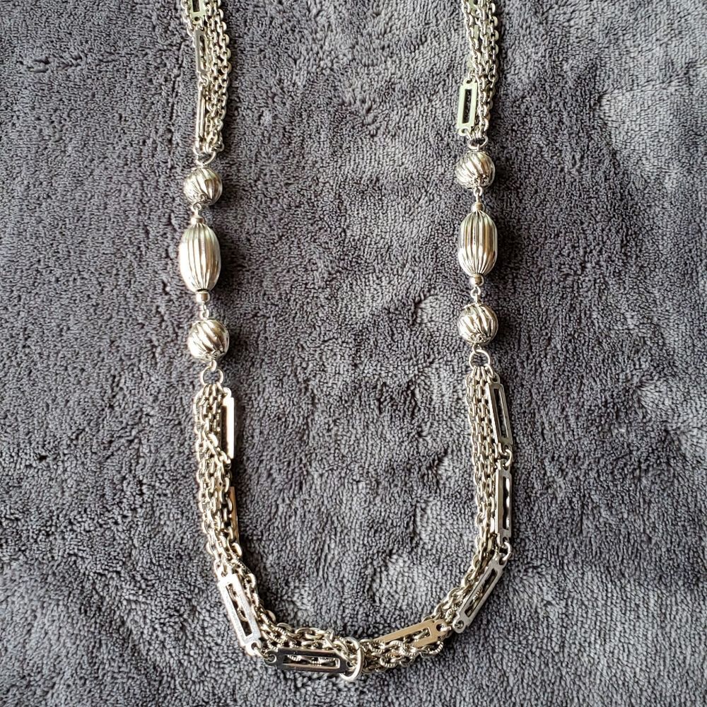 Pretty Silvertone Vintage Necklace 26" - Picture 2 of 7